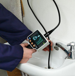 V�rification d'un d�versoir avec le boroscope PCE-DE 25