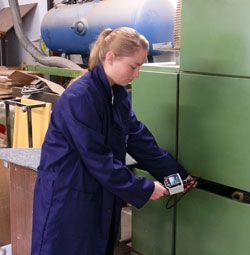 Inspection d'une machine avec le boroscope PCE-DE 25