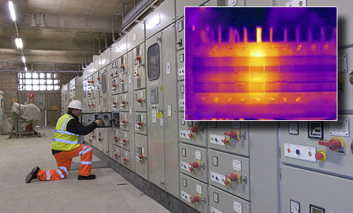Usage de la cam�ra thermographique v�rifiant des armoires �l�ctriques.