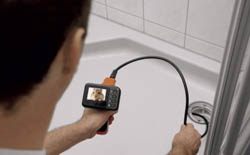 V�rification d'un d�versoir avec l'endoscope PCE-DE 50