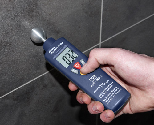 Image de la mesure de l'humidit avec le mesureur d'humidit avec le PCE-PMI 1