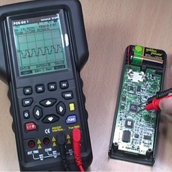 V�rification de la r�ponse �chelonn�e de la sortie du processeur avec l'oscilloscope PCE-OC1.