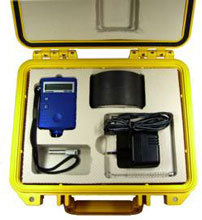 Le mesureur de duret PCE-1000 et ses accessoires dans une mallette rigide.