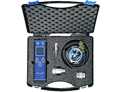 Vous pouvez voir le testeur de vibrations avec tous les accessoires.