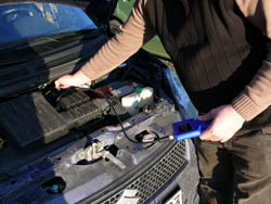 Inspection d'un moteur � gaz avec le vid�osocope PCE-DE 100