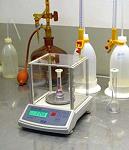 Les balances de table s'utilisent fréquemment en laboratoires.