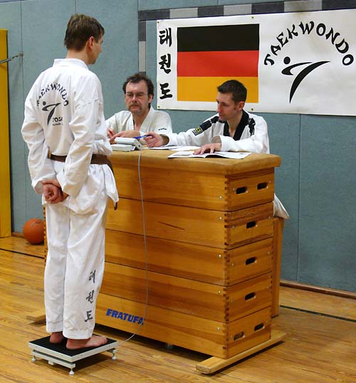 Image de l'usage de la balance sportive utilise dans une comptition de taekwondo