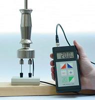 Détecteur d'humidité des matériaux de construction FME vérifiant le calibrage dans un bloc de calibrage