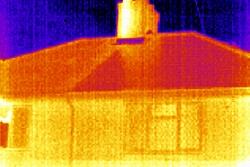 Image ralise dans une rsidence pour vrifier son isolement avec une camra thermographique